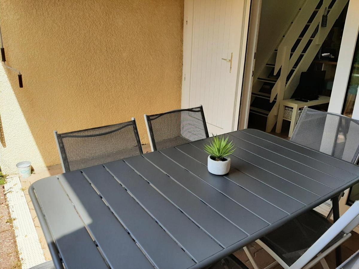 Charmante Villa Patio Avec Terrasse : Proche Plages Et Centre, Ideale Pour 4 Personnes - Fr-1-239-789 카브레톤 외부 사진