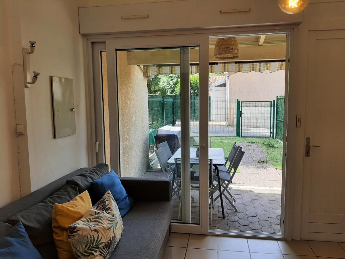 Charmante Villa Patio Avec Terrasse : Proche Plages Et Centre, Ideale Pour 4 Personnes - Fr-1-239-789 카브레톤 외부 사진
