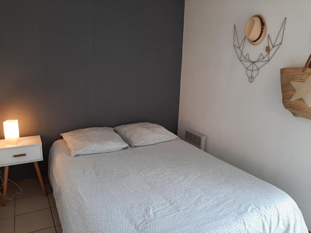 Charmante Villa Patio Avec Terrasse : Proche Plages Et Centre, Ideale Pour 4 Personnes - Fr-1-239-789 카브레톤 외부 사진