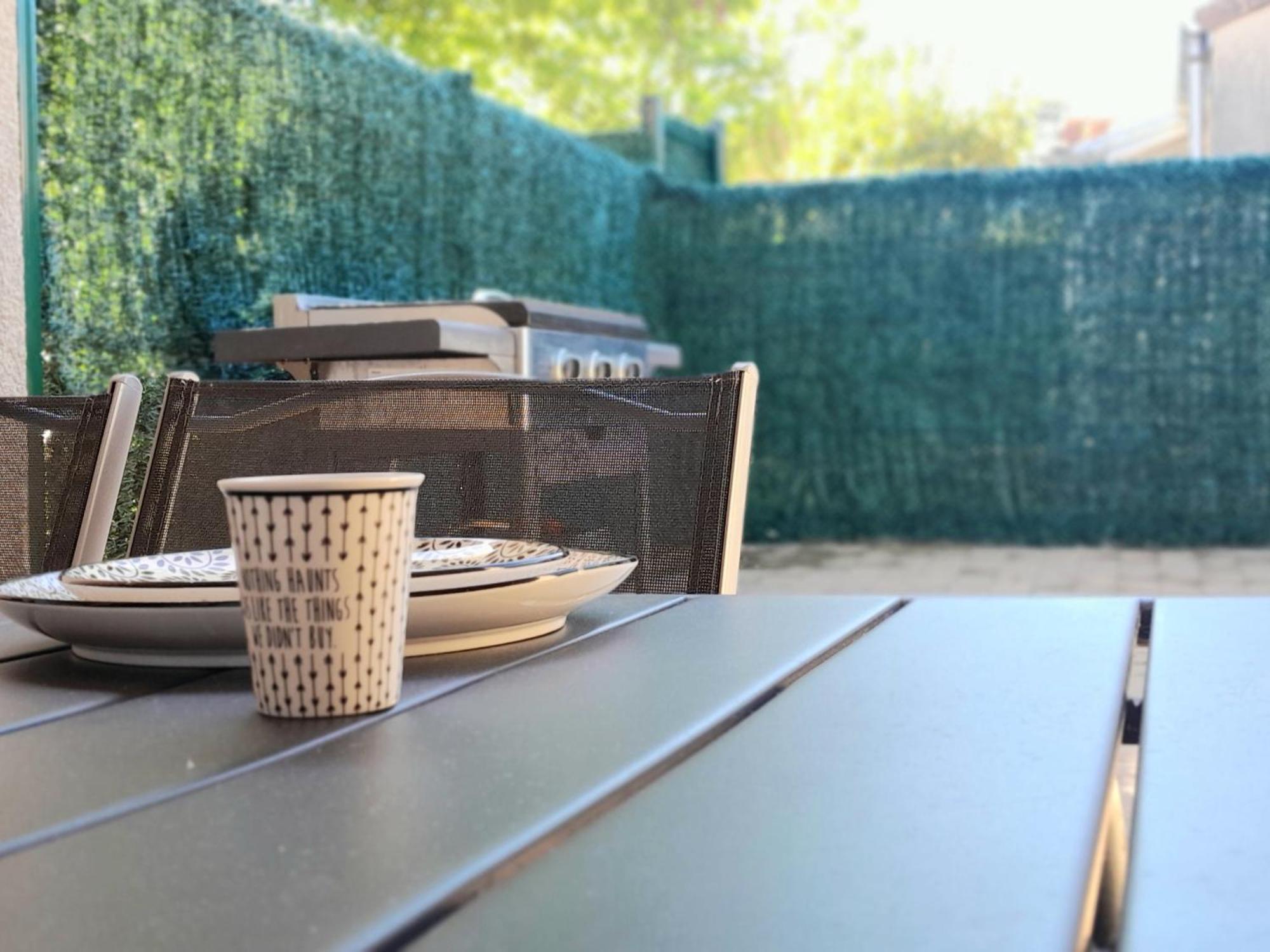 Charmante Villa Patio Avec Terrasse : Proche Plages Et Centre, Ideale Pour 4 Personnes - Fr-1-239-789 카브레톤 외부 사진